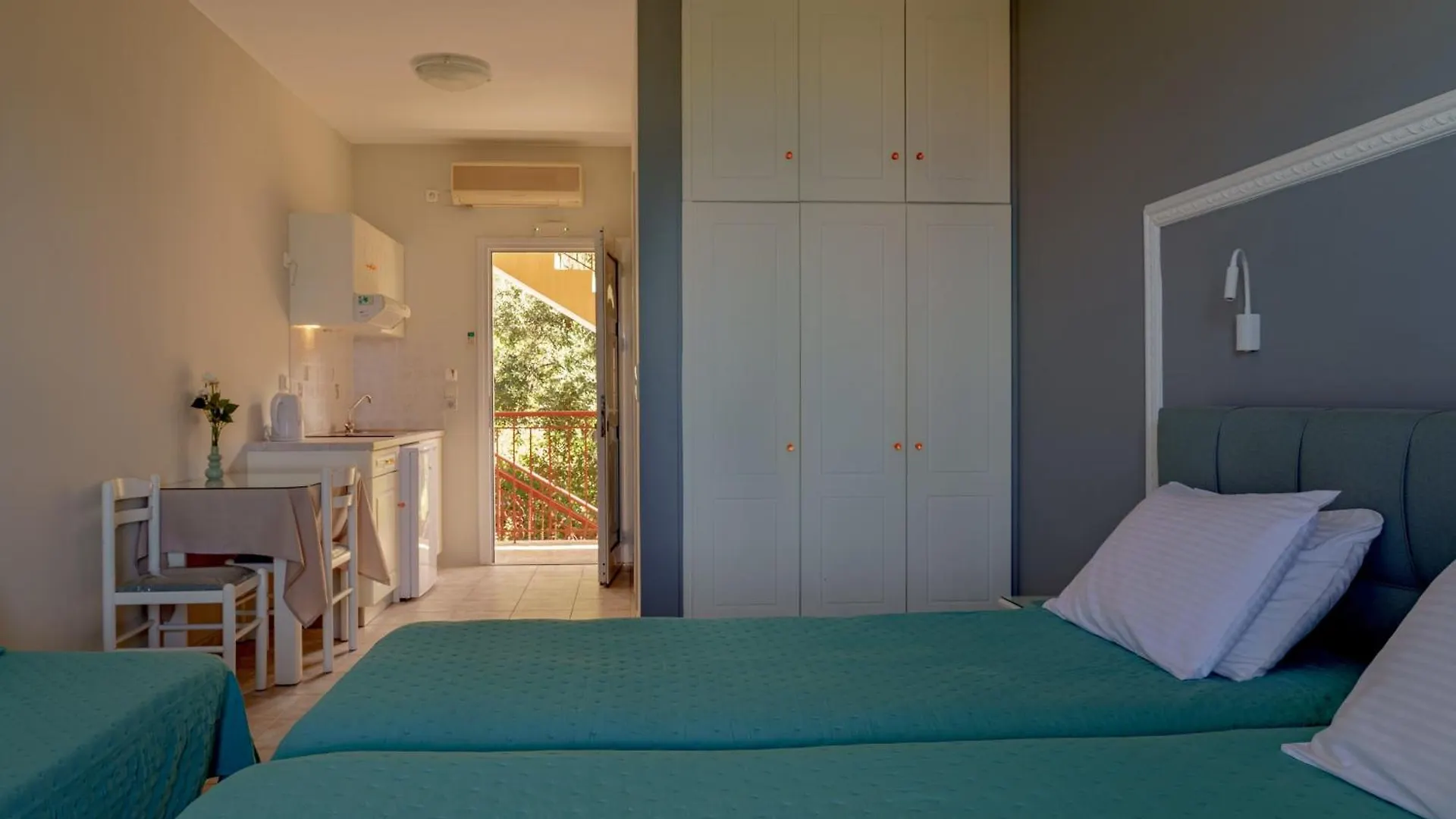 Apartment Diona Studios Lourdata  Greece